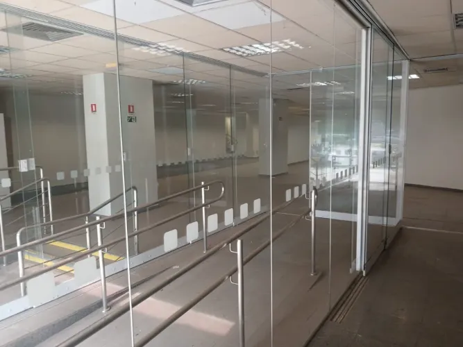 Sala comercial Av. Goiás, 1.538,92 m², Setor Central Próximo a Praça Cívica no inicio da A