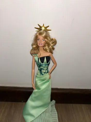 boneca barbie collector dotw statue of liberty - mattel