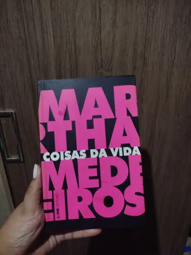 Livro coisas da vida Marta Medeiros