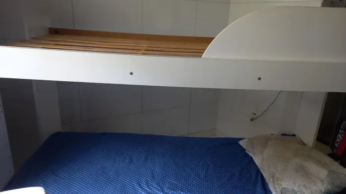 Beliche branca em bom estado de conservação