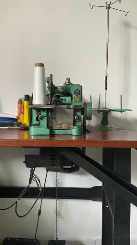 Máquina Overlock RCM