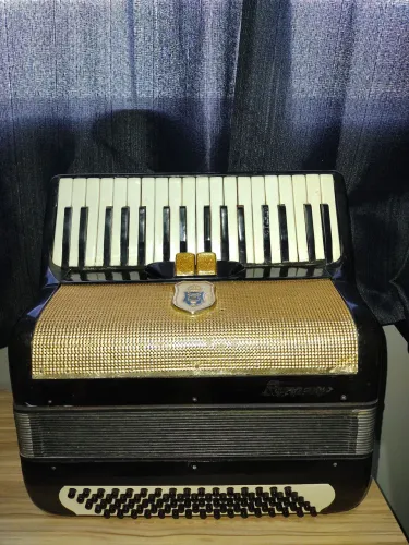 Acordeon, gaita, sanfona rampazzo 80 baixos 