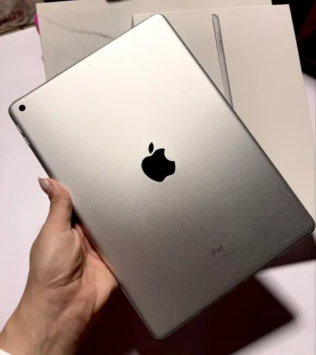 iPad 9 silver