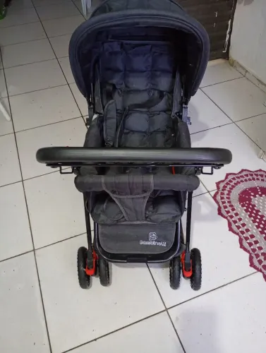 CARRINHO DE BEBÊ BAMBINELLI FOX RECLINÁVEL PRETO