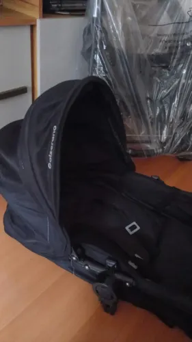 carrinho de bebê com bebê conforto
