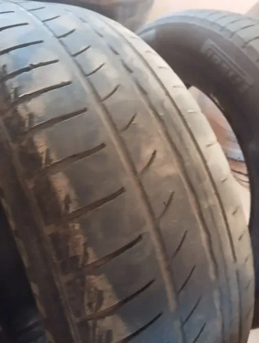 2 pneus Pirelli 185/65R15 -130 cada