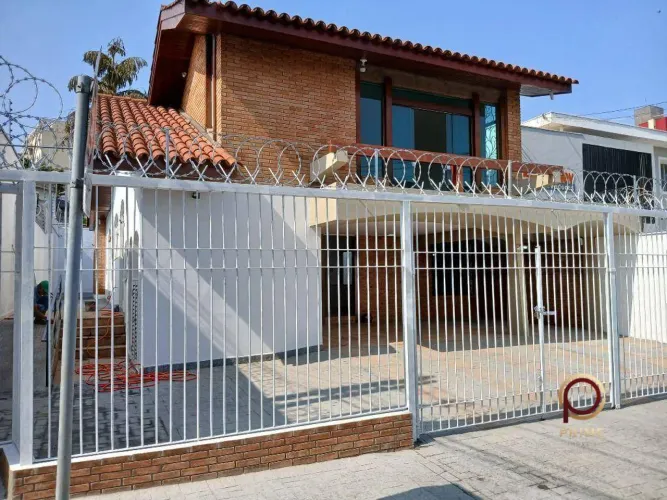 Sobrado com 3 quartos para alugar - Centro