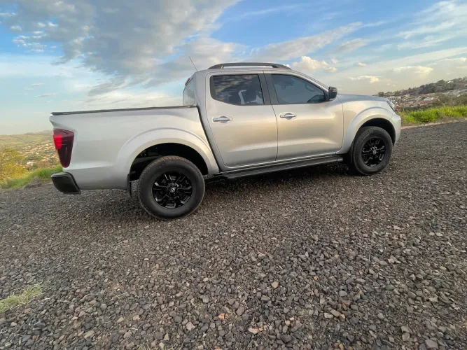 Nissan Frontier XE CD 4X4 2.3 Bi-TB Diesel Aut. 2024