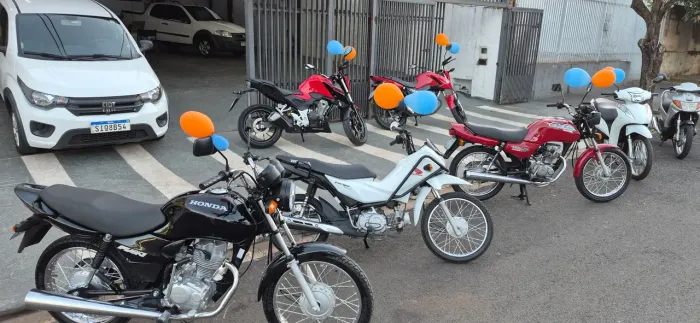 POP 110I 2016 BRANCA $9500 CONSERVADA LINDOMAR MOTOS