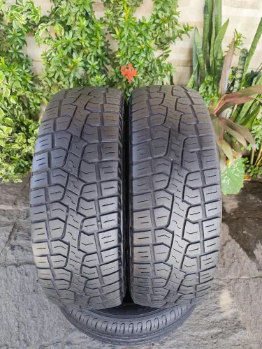 2 PNEUS 205/70/15 PIRELLI SCORPIONS