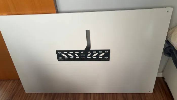 BOTA FORA Painel de TV - Até 65" com suporte