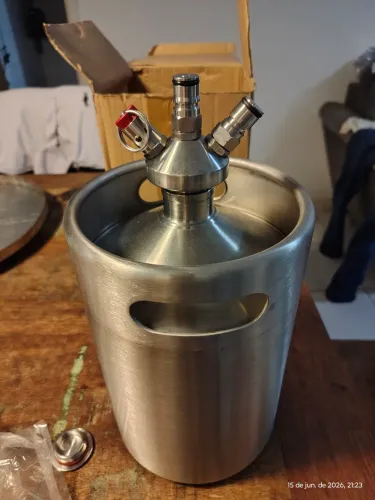 Growler inox 5L + adaptador válvula tampa ball lock