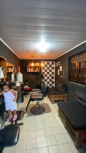 Vende-se Móveis e Utensílios para Barbearia 