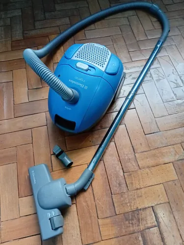 Aspirador de pó Electrolux Ingenio, acompanha 3 filtros novos