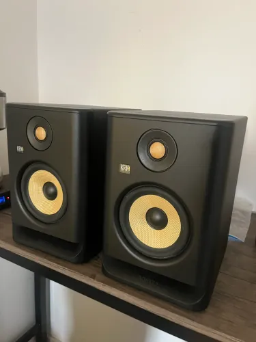KRK Rokit 5 (Par) + Suportes - Monitores de Estúdio - Excelente Estado