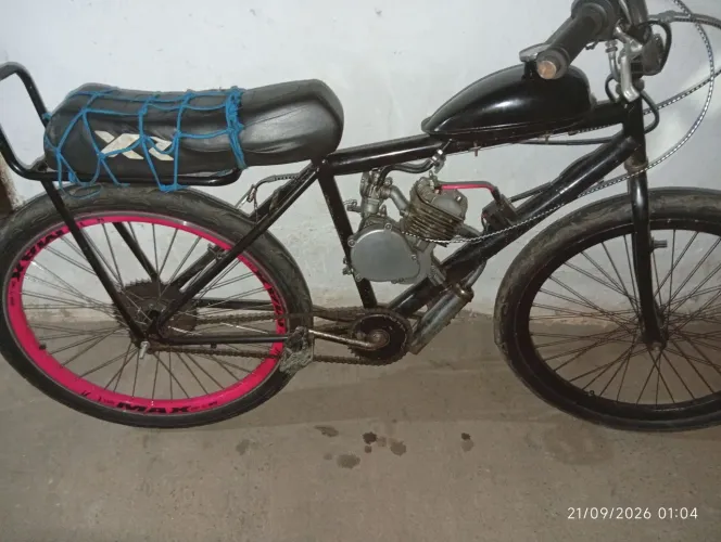Vendo motorizada pra sair rápido