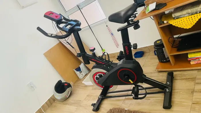 Bicicleta ergométrica nova