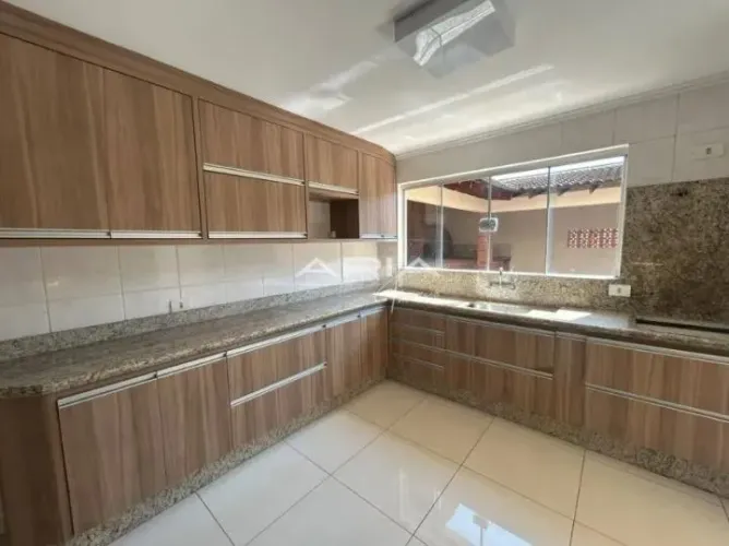 CASA PARA LOCAÇÃO BEM LOCALIZADA NO BAIRRO UNIVERSITÁRIO LONDRINAPR