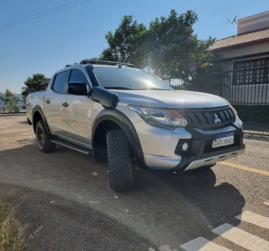 Mitsubishi L200 Tri. Outd. GLX 2.4 CD 4X4 Die. MEC 2024