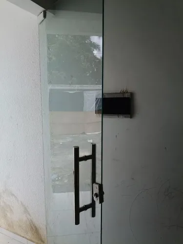 Duas Portas blindex sala e cozinha pra vender usada seminovos