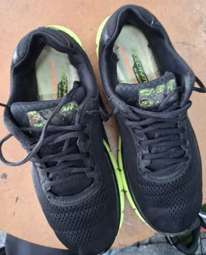 TENIS SHECHER ORIGINAL 39 PALMILHA 26CM EM BOM ESTADO
