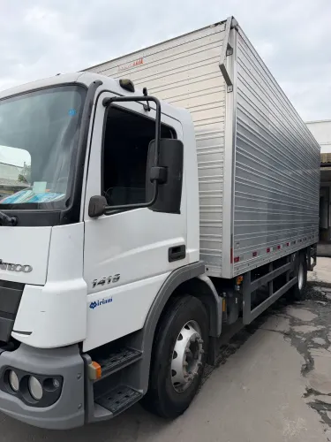 Atego 1419 com Baú e plataforma 139.000km