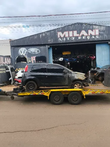 Uno Vivace 2 portas retirada de peças