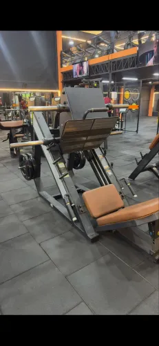 LEG PRESS 45 ARTICULADO KONNEN