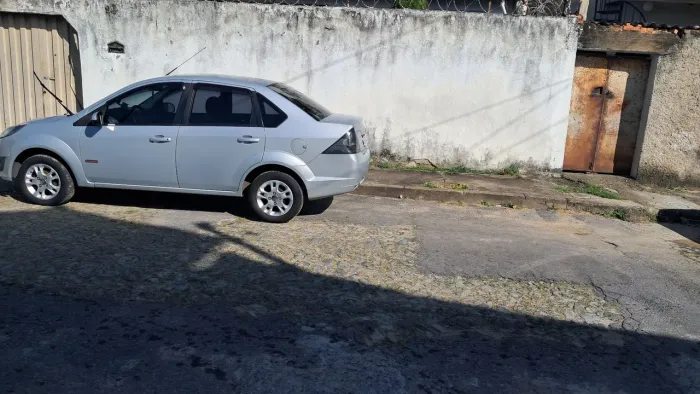Ford Fiesta Sed. 1.6 8V Flex 4P 2012