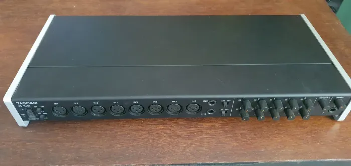 Tascam 16x08 interface 