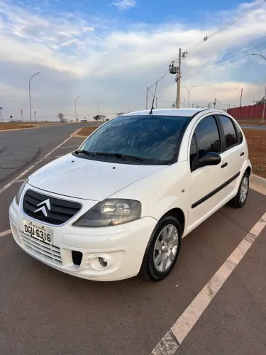 Citroen C3 GLX 1.4/ GLX Sonora 1.4 Flex 8V 5P 2012