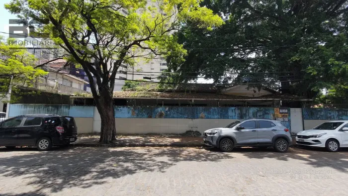 CASA Comercial para AlUGAR, no bairro de SANTANA, próximo ao Plaza Shopping.