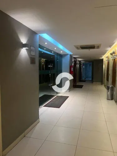 Ótima sala comercial, montada, no miolo de Icaraí. Dividida em três consultórios odontológ