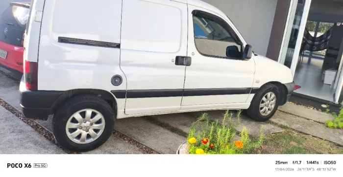 Peugeot Partner Furgão 1.6 16v/ 1.6 16V Flex 3P 2010