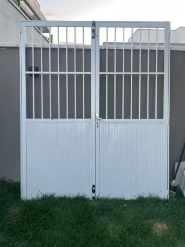 Portão de alumínio medidas 2,38 x 2,00