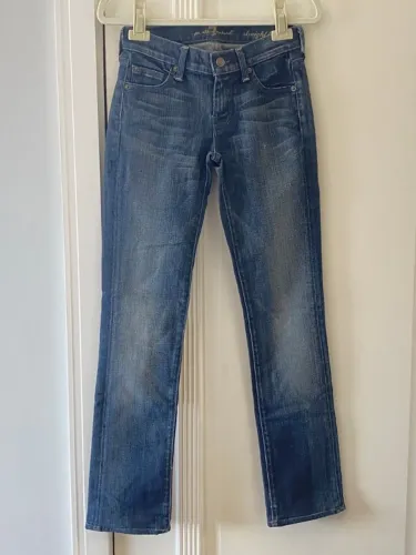 CALÇA ESCURA SEVEN FOR ALL MANKIND