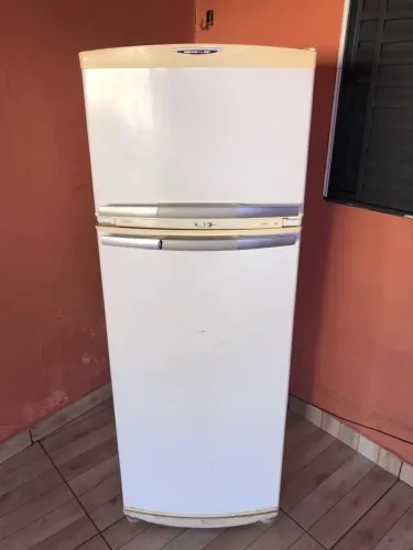 Geladeira Brastemp 340L Frost Free