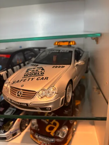 Miniaturas Mercedes 1/18