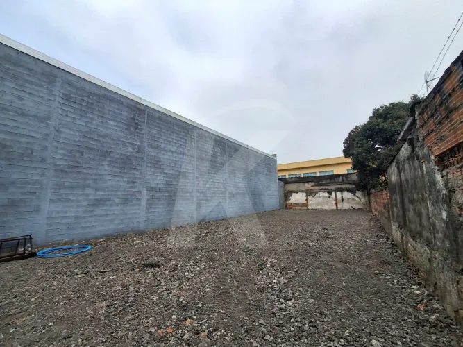 Terreno medindo 300 m² no Parque Edu chaves