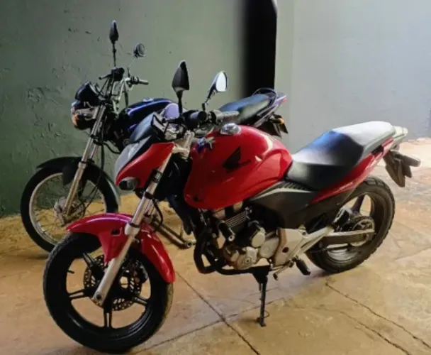 Moto cb300 recém revisada.