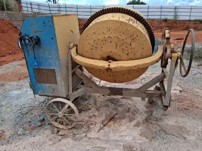 Betoneira de concreto 600 litros