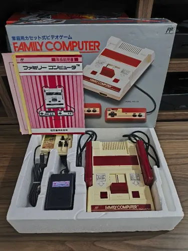 Famíly Computer com caixa manuais original