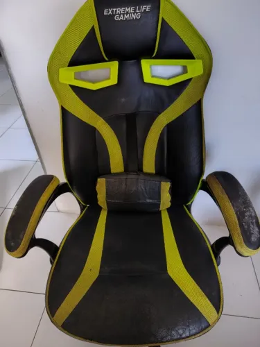 Cadeira gamer usada (negociável)