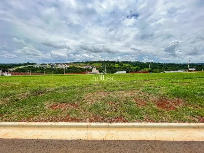 Lote Jardins Parma com 257,98m², Quitado e Registrado Qd 08 Terreno: 257,98m²