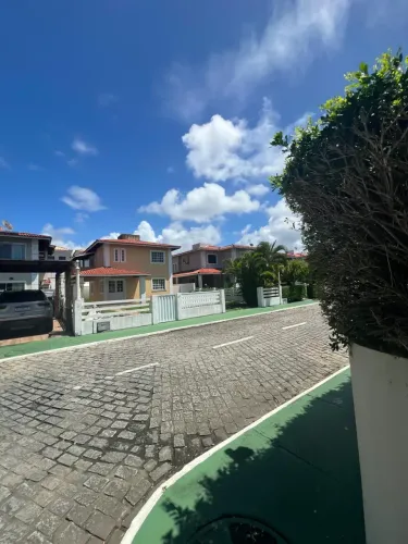 Oportunidade de casa em Condomínio - Buraquinho