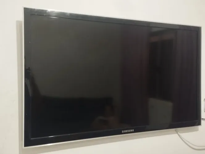 TV Samsung LED (aprox. 40" a 50") - Com defeito