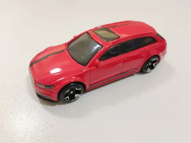 Audi RS6 Avant - HotWheels (Silver Series)
