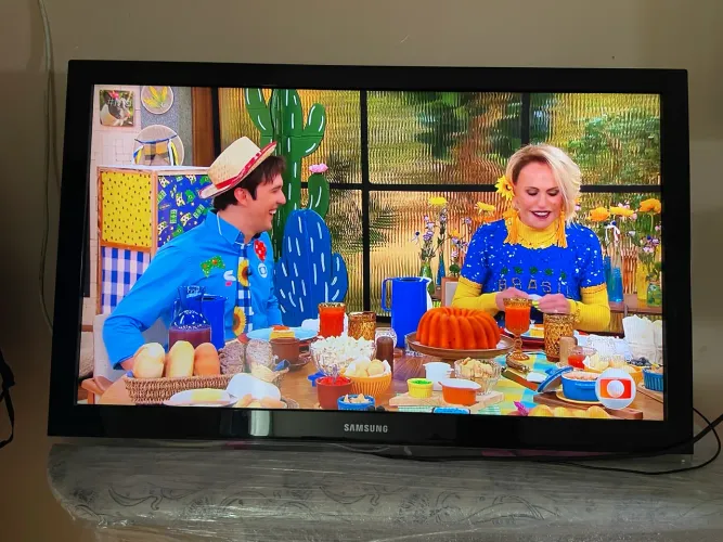TV de 40 polegadas Samsung(não é smart)