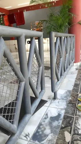 Grade tubular de ferro