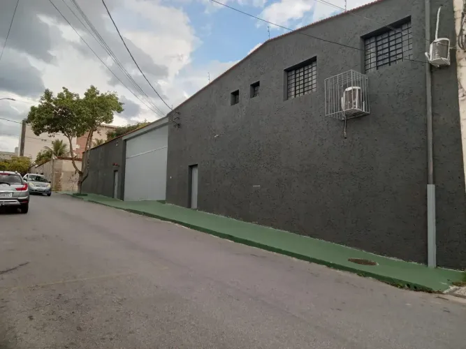 Imóvel para aluguel possui 1177 metros quadrados em Esplanada - Belo Horizonte - MG